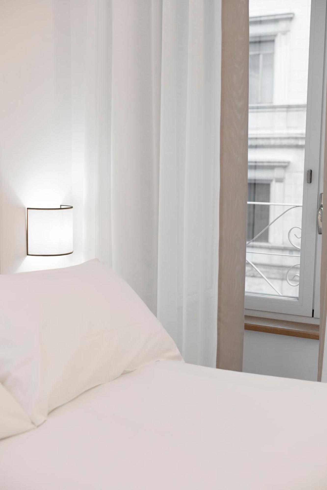 Domus Vitra Hotel Rome Bagian luar foto